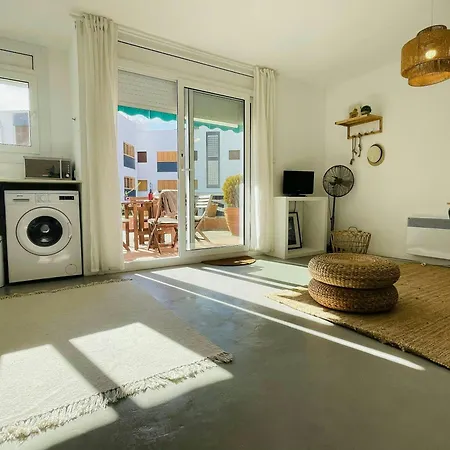 Apartment - Coastal Gem 50m From The