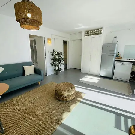Apartment - Coastal Gem 50m From The *