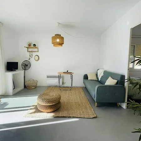 - Coastal Gem 50m From The Apartment *
